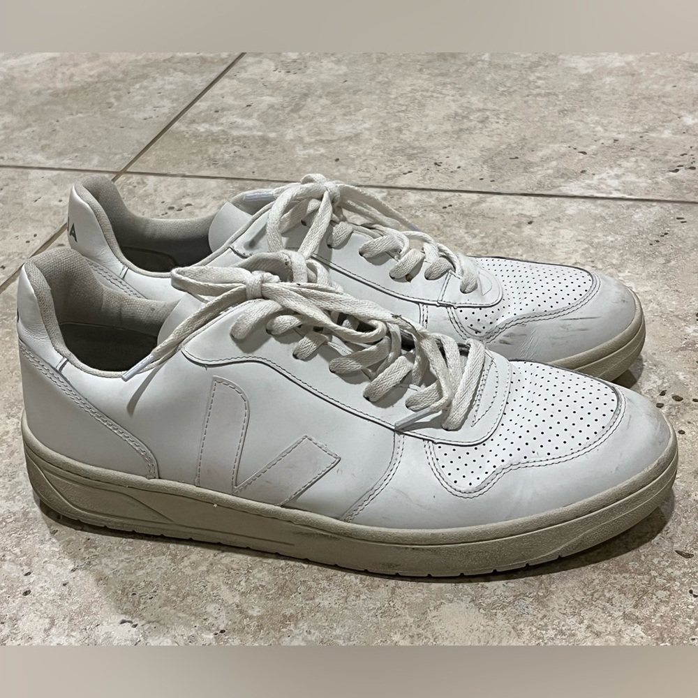 Veja Men's Classic White Leather Shoes Sneakers Size 12 EUC